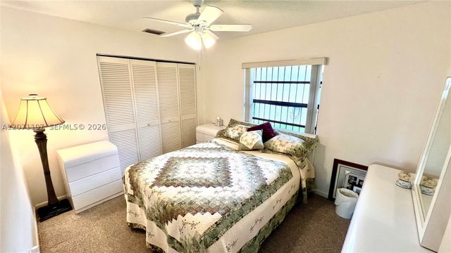 5437 Mendoza St, West Palm Beach, FL 33415