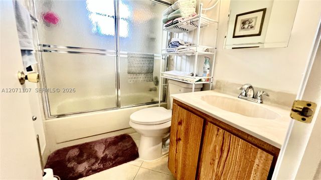 5437 Mendoza St, West Palm Beach, FL 33415