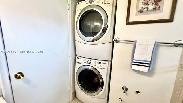 5437 Mendoza St, West Palm Beach, FL 33415