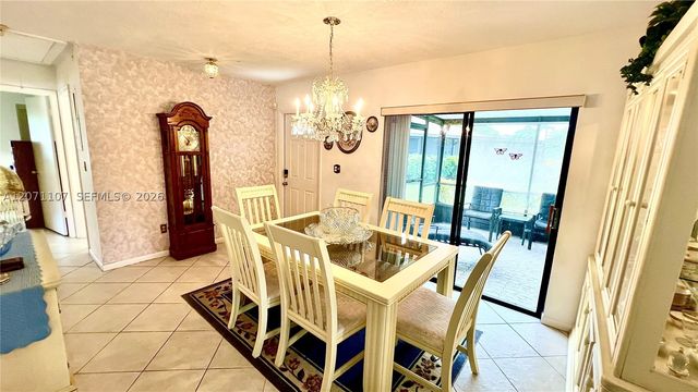 5437 Mendoza St, West Palm Beach, FL 33415