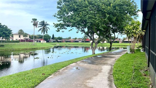5437 Mendoza St, West Palm Beach, FL 33415