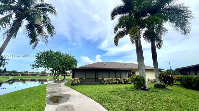 5437 Mendoza St, West Palm Beach, FL 33415