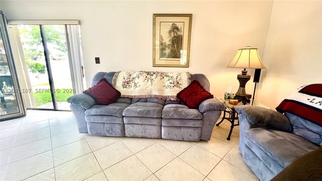 5437 Mendoza St, West Palm Beach, FL 33415