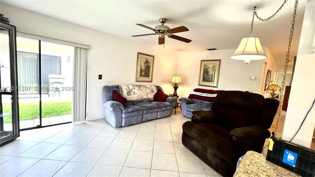 5437 Mendoza St, West Palm Beach, FL 33415