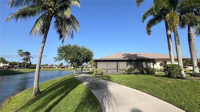 5437 Mendoza St, West Palm Beach, FL 33415