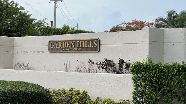 5437 Mendoza St, West Palm Beach, FL 33415