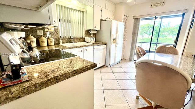 5437 Mendoza St, West Palm Beach, FL 33415