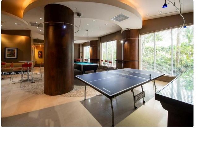 4001 S Ocean Drive 9N, Hollywood, FL 33019
