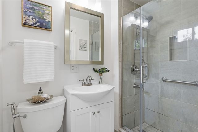 210 Crandon Way, Brighton, NY 14618