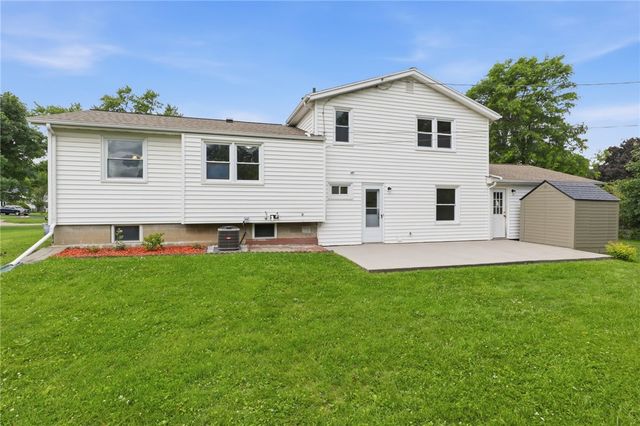 210 Crandon Way, Brighton, NY 14618