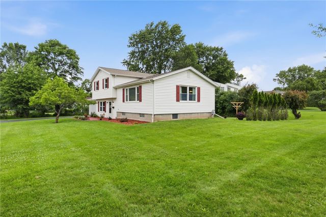 210 Crandon Way, Brighton, NY 14618