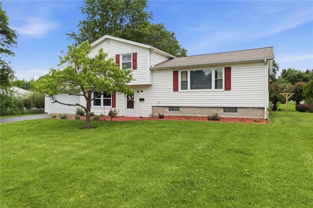 210 Crandon Way, Brighton, NY 14618