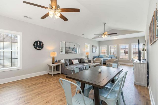 517 9th Ave. S, North Myrtle Beach, SC 29582