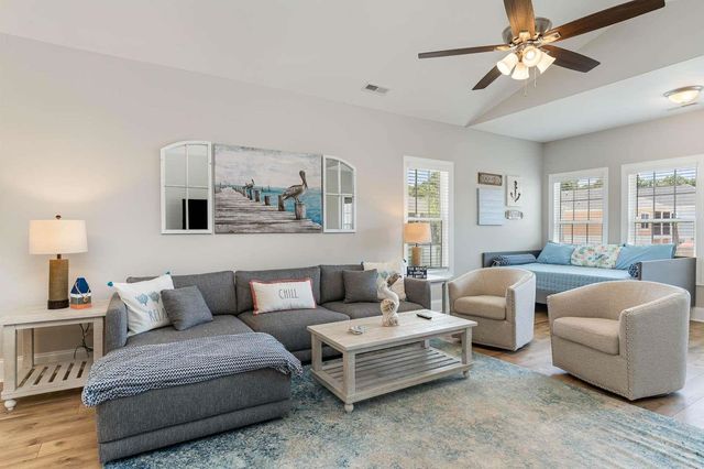 517 9th Ave. S, North Myrtle Beach, SC 29582