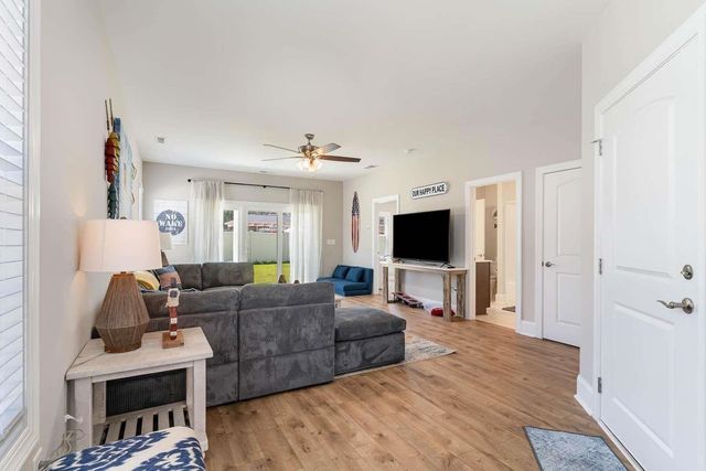 517 9th Ave. S, North Myrtle Beach, SC 29582