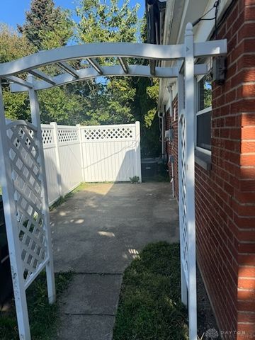 255 W Routzong Drive, Fairborn, OH 45324