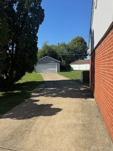 255 W Routzong Drive, Fairborn, OH 45324