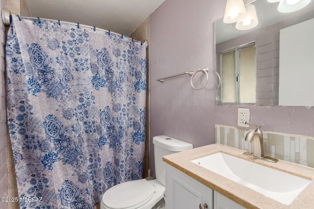 5450 W Nebraska Street, Tucson, AZ 85757