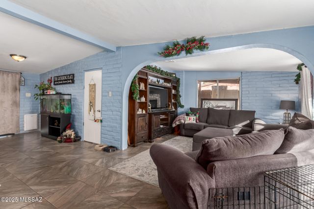 5450 W Nebraska Street, Tucson, AZ 85757