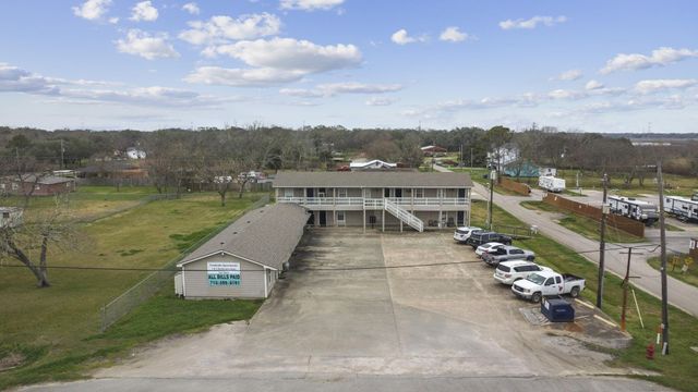 3527 Fm 523 Road, Oyster Creek, TX 77541