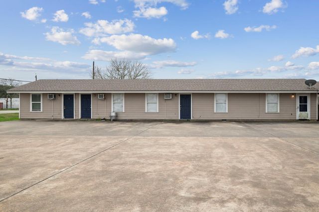 3527 Fm 523 Road, Oyster Creek, TX 77541