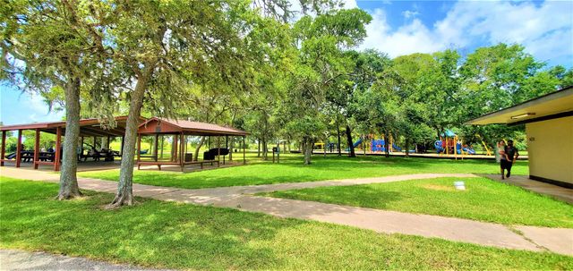3527 Fm 523 Road, Oyster Creek, TX 77541