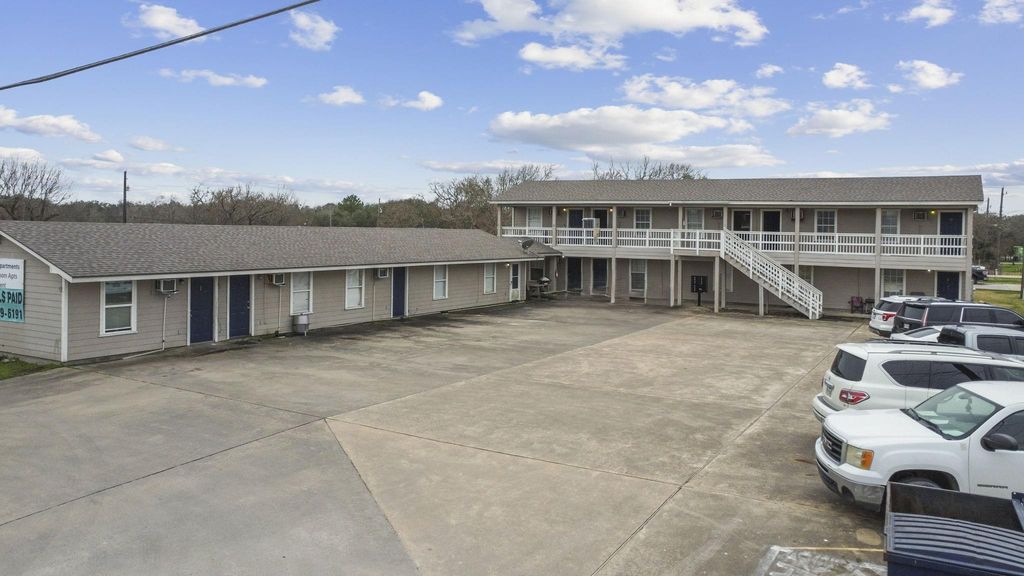 3527 Fm 523 Road, Oyster Creek, TX 77541