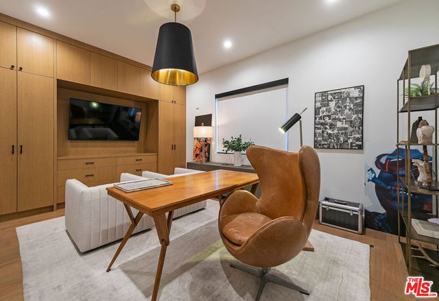 4261 Denny Avenue, Toluca Lake, CA 91602