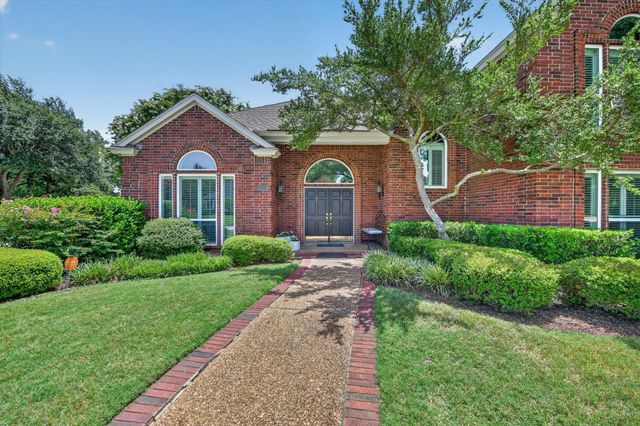 4305 Green Meadow Street E, Colleyville, TX 76034