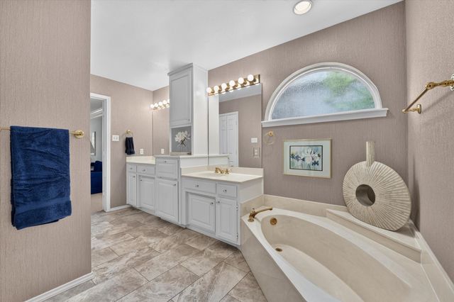 4305 Green Meadow Street E, Colleyville, TX 76034