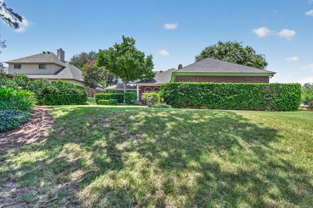 4305 Green Meadow Street E, Colleyville, TX 76034