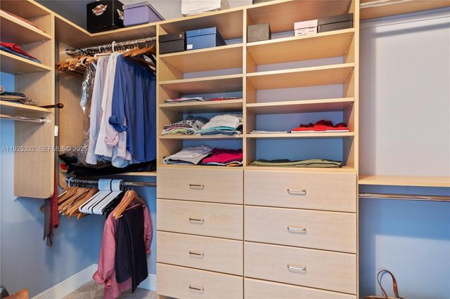 808 Brickell Key Dr 3304, Miami, FL 33131