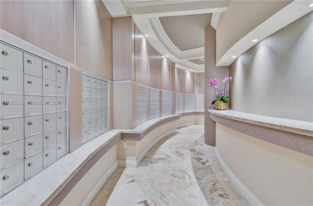 808 Brickell Key Dr 3304, Miami, FL 33131