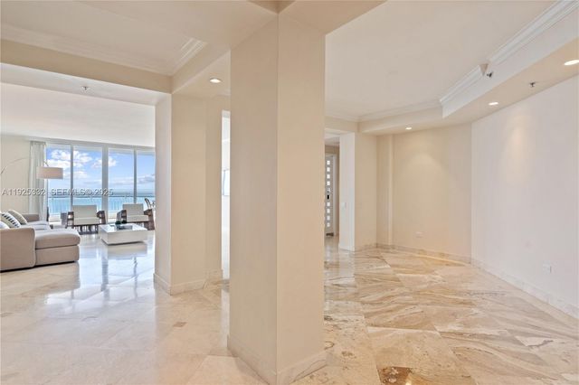 808 Brickell Key Dr 3304, Miami, FL 33131