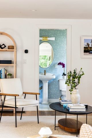 209 Bristol Rd, Wellesley, MA 02481