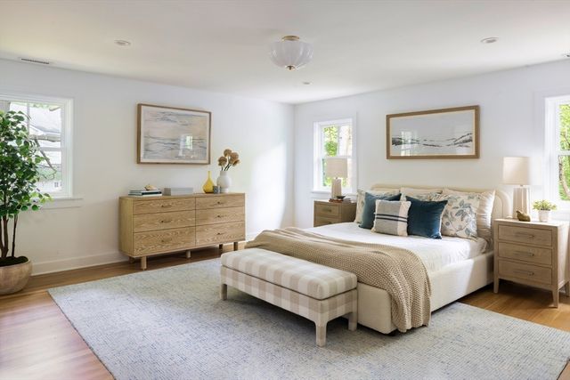 209 Bristol Rd, Wellesley, MA 02481