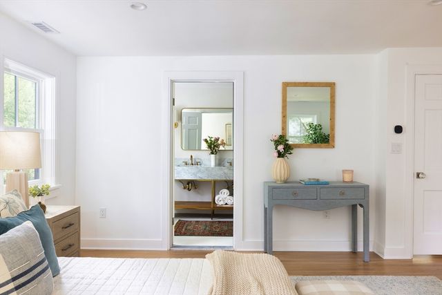 209 Bristol Rd, Wellesley, MA 02481
