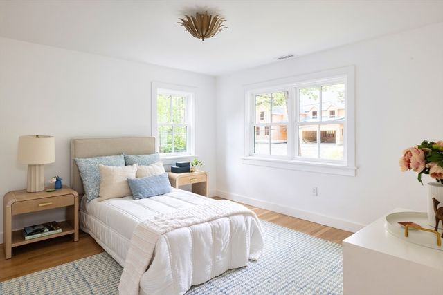 209 Bristol Rd, Wellesley, MA 02481