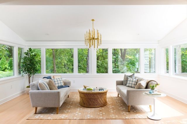 209 Bristol Rd, Wellesley, MA 02481