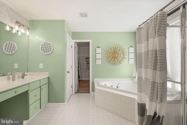 6050 SMOOTH STONE PL, Haymarket, VA 20169