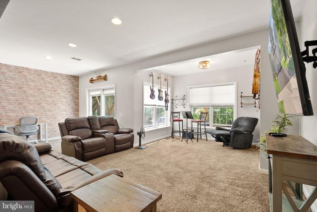 6050 SMOOTH STONE PL, Haymarket, VA 20169