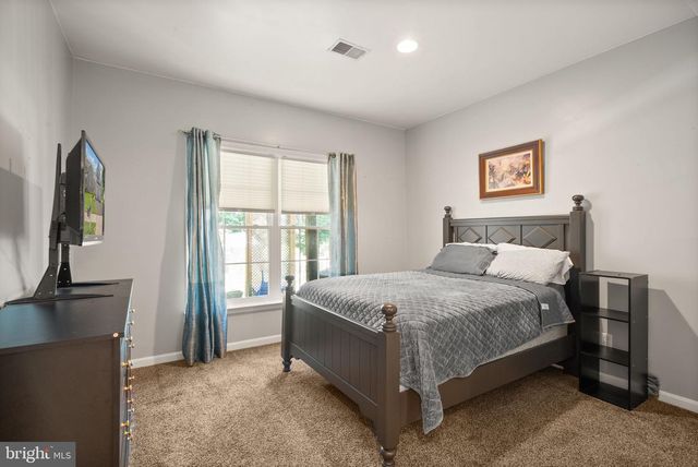 6050 SMOOTH STONE PL, Haymarket, VA 20169