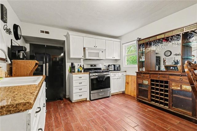 1005 E Cedar Street, Olathe, KS 66606