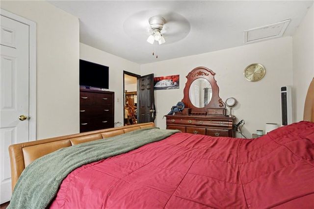 1005 E Cedar Street, Olathe, KS 66606