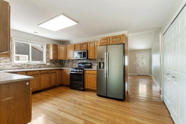 125 W Princess Drive, Brooklyn, MI 49230