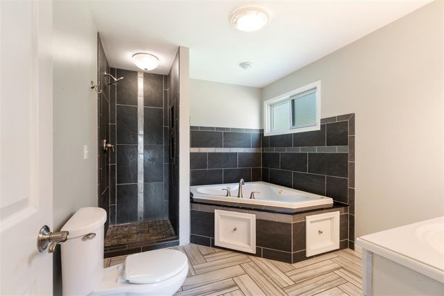 125 W Princess Drive, Brooklyn, MI 49230