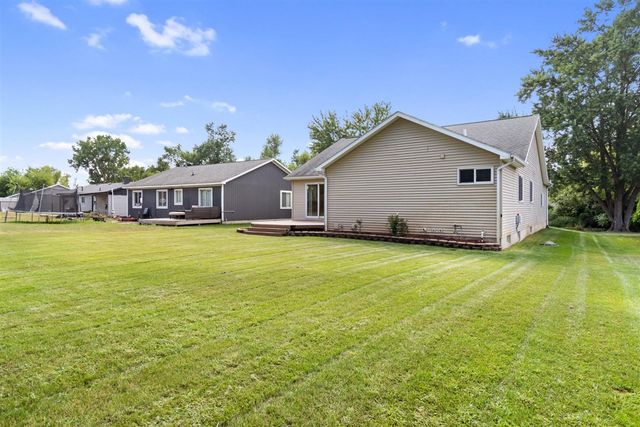 125 W Princess Drive, Brooklyn, MI 49230
