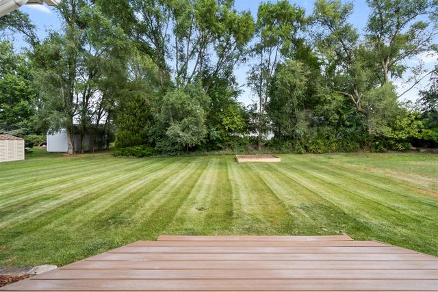 125 W Princess Drive, Brooklyn, MI 49230