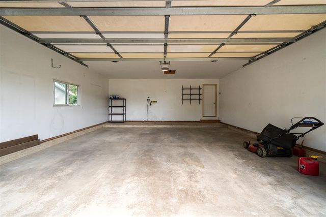 125 W Princess Drive, Brooklyn, MI 49230