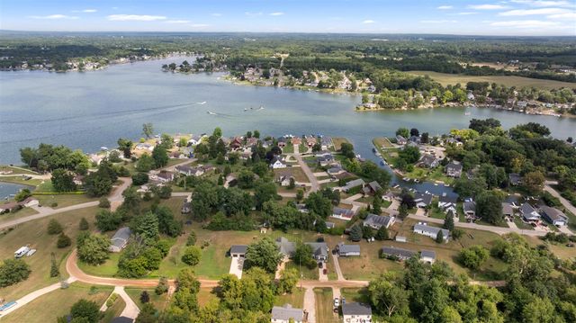 125 W Princess Drive, Brooklyn, MI 49230